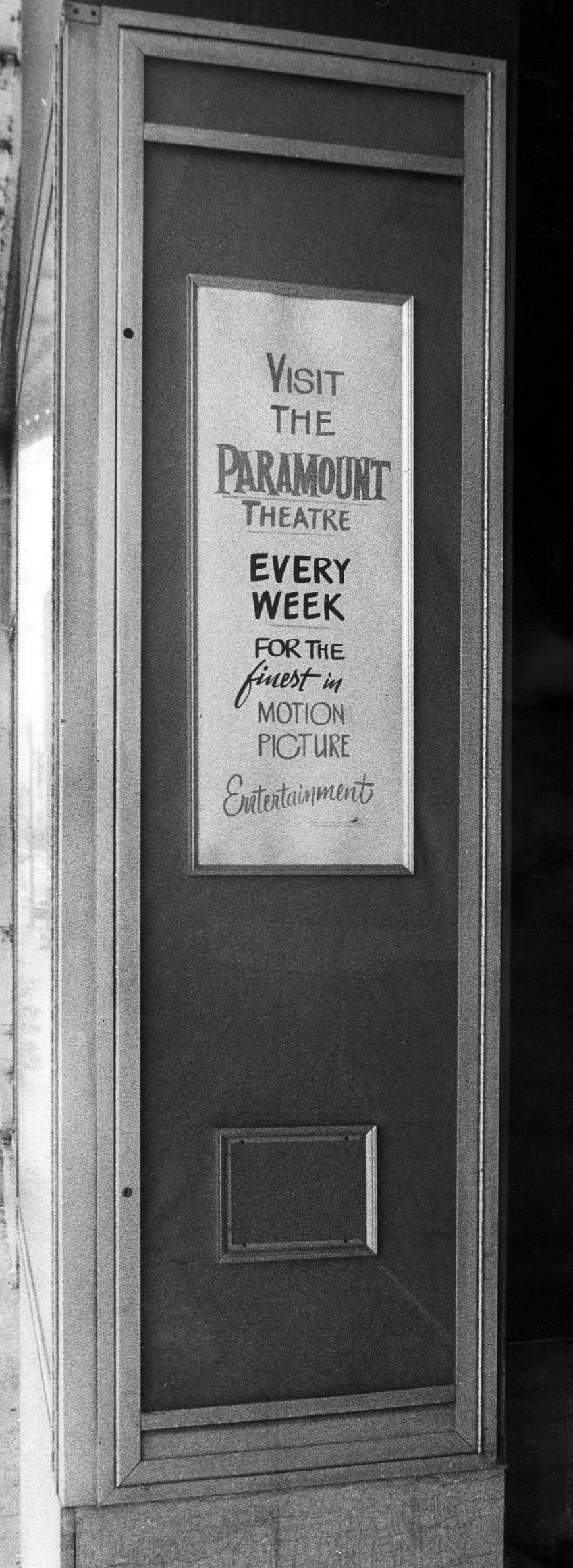 1980-08-24 paramount 3.jpg